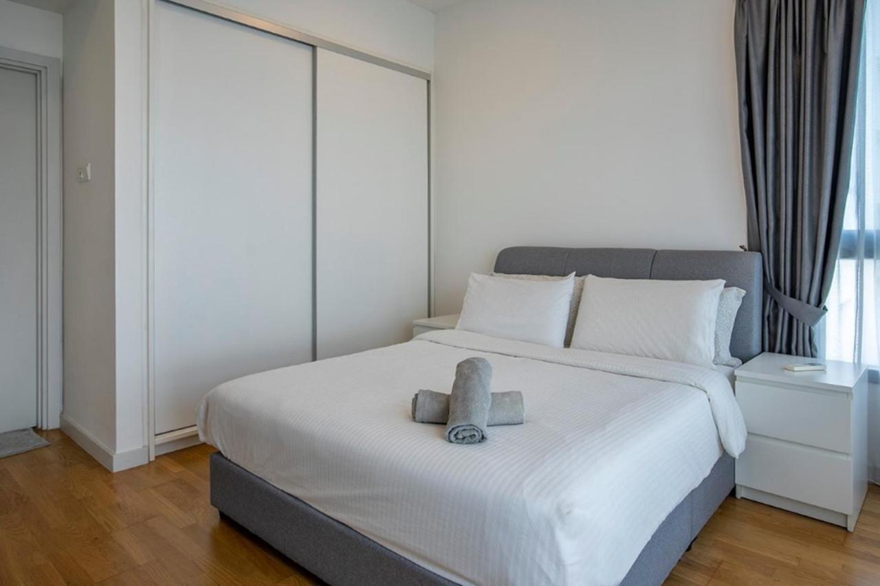 Iskandar Residences 2br 5pax 5 Mins Legoland Wi-fi Sky Pool 360 Apartment