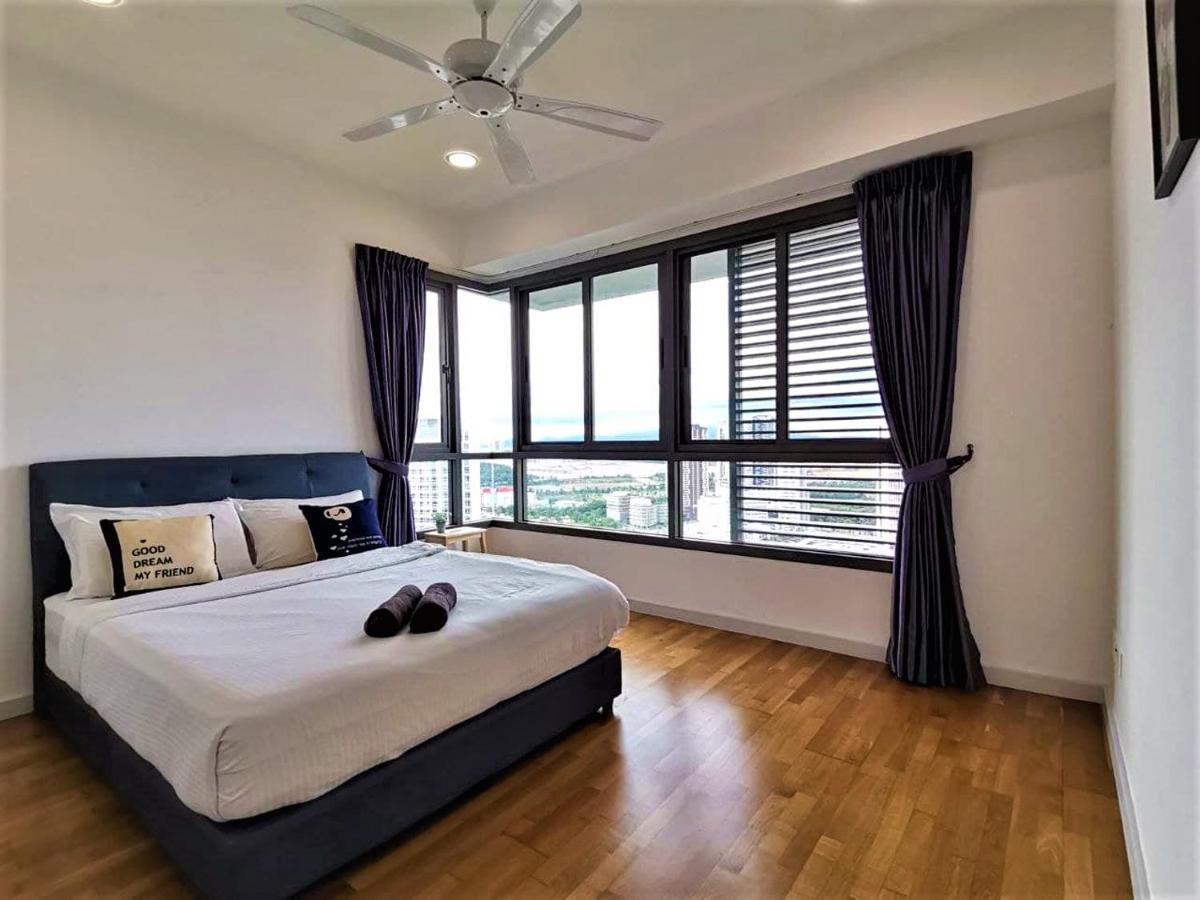 Iskandar Residences 2br 5pax 5 Mins Legoland Wi-fi Sky Pool 360